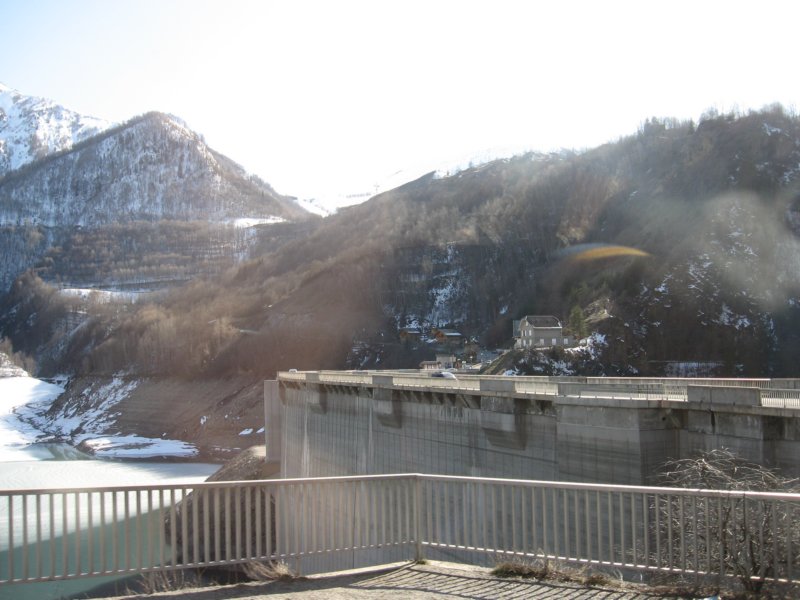 mountainlakedam.jpg